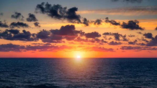 Bellissimo Tramonto Alba Sul Mare Bellissimo Tramonto Sull Oceano Splendido — Foto Stock