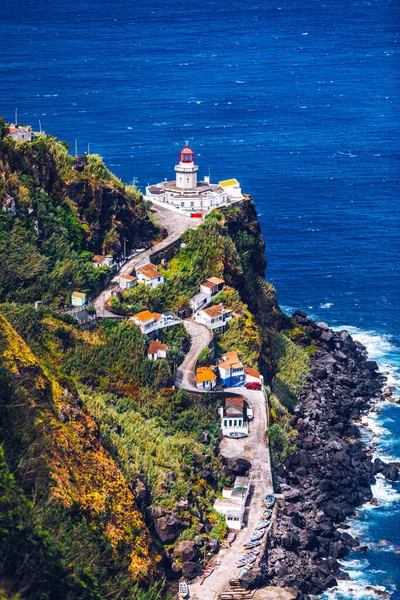 Dramatisch Uitzicht Naar Beneden Naar Vuurtoren Ponta Arnel Nordeste Het — Stockfoto