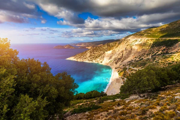 Letecký Pohled Kultovní Tyrkysový Safírový Záliv Pláž Myrtos Ostrov Kefalonia — Stock fotografie