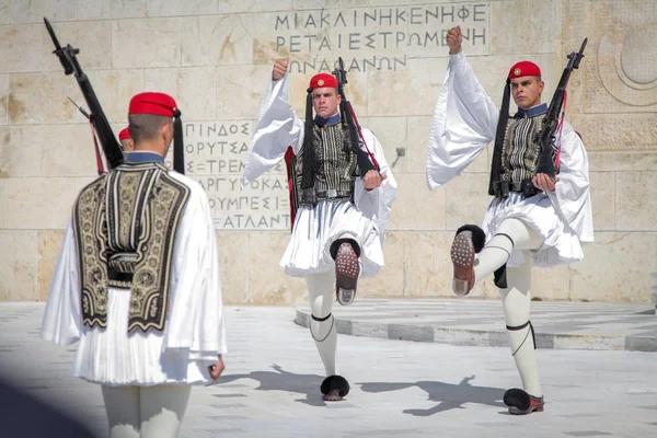 Yunanistan. Atina. -04.15.2017. Atina'da muhafız değişim.