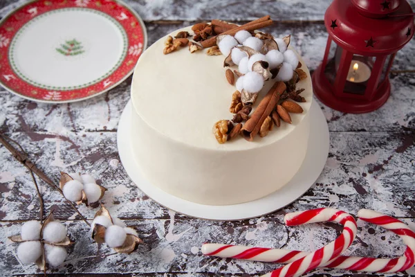 Decorated Designer Sweet Delicious Birthday Cake — Stock Photo, Image