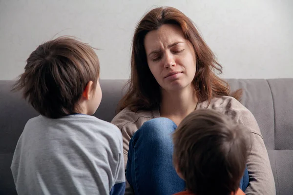 Vrouw Moeder Moe Depressie Kinderen Zijn Jongens — Stockfoto