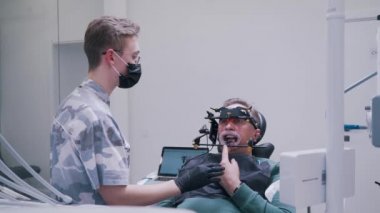 diş kliniğinde hastaların çene ayarı