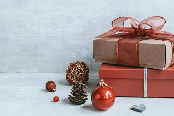 Beau Fond Noël Avec Des Décorations Des Boîtes Cadeaux Sur — Photo