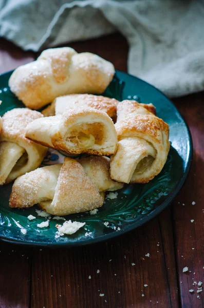 Colazione Con Piccoli Croissant Fatti Casa Stile Rustico — Foto Stock