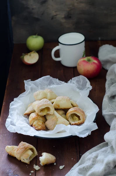 Desayuno Con Pequeños Cruasanes Caseros Estilo Rústico — Foto de Stock