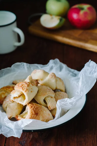 Desayuno Con Pequeños Cruasanes Caseros Estilo Rústico — Foto de Stock