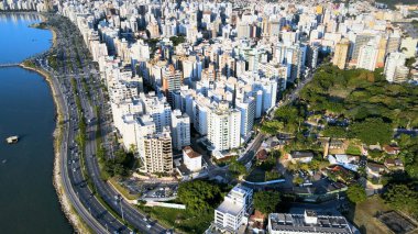 Florianpolis şehir merkezinin panoramik hava manzarası, Santa Catarina, Brezilya, Praa da Luz, köprüler ve başkentin yukarıdan görülen kentsel alanı, Baira Mar Norte Bölgesi