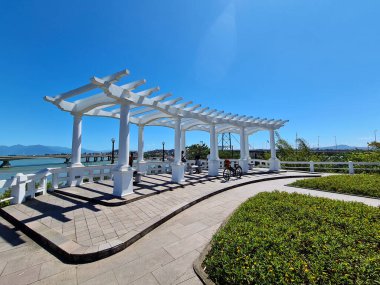 Herclio Luz Meydanı ve Belvedere Viewpoint Florianopolis 'teki Herclio Luz Köprüsü, Santa Catarina, Brezilya