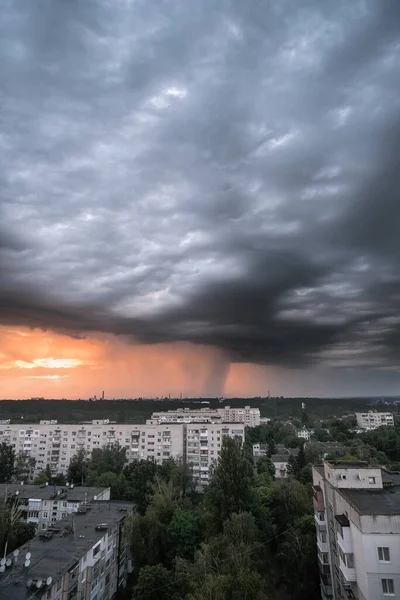 Nubes Tormentosas Sobre Ciudad Zhytomyr Ucrania Cielo Intenso Una Tormenta — Foto de Stock