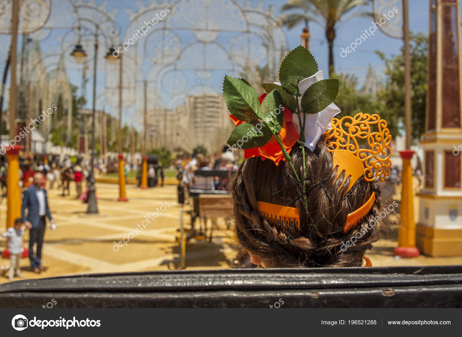 Posterior Niño Ver Vestida Con Flores Colores Peine Español