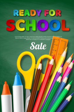 Okul Satılık poster gerçekçi okul malzemeleri ile açılmaya hazır. Kağıdı tarzı harfler yazı tahtası arka planda, vektör çizim kesin..