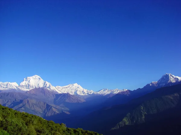 Annapurna dağ silsilesi. Himalaya manzara. — Stok fotoğraf