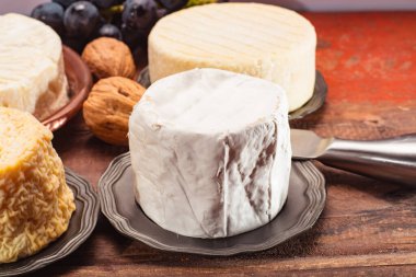 Val-Dieu Manastırı 'ndan Belçika usulü yumuşak inek sütlü peynir.