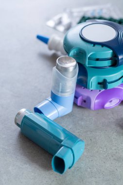 Astım, bronşit, akciğer hastalıkları, ilk yardım ilaçları.