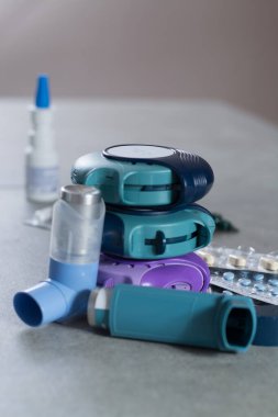 Astım, bronşit, akciğer hastalıkları, ilk yardım ilaçları.