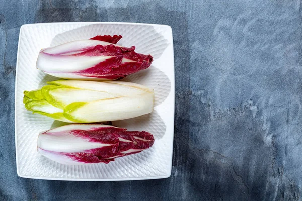 Fondo Alimentare Piatto Concetto Posa Con Indivia Verde Fresca Belga — Foto Stock