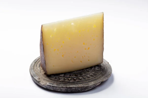 Κομμάτι Του Ισπανικού Σκληρού Scheep Τυρί Γάλακτος Manchego Γκρι Πλάκα — Φωτογραφία Αρχείου