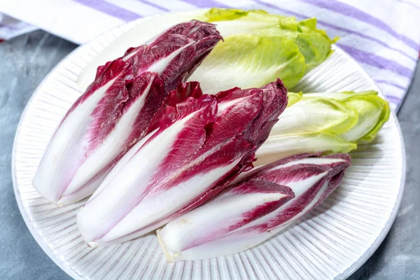 Gruppo Indivie Fresche Verdi Belghe Cicoria Radicchio Rosso Noto Anche — Foto Stock