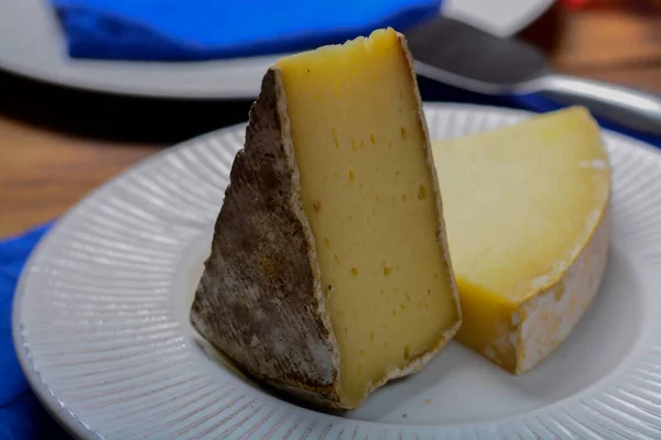 Cijfers Van Franse Tomme Cantal Kaas Close — Stockfoto