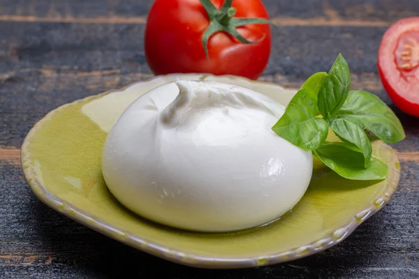 Burrata Branca Macia Fresca Queijo Amanteigado Bola Feita Partir Uma — Fotografia de Stock