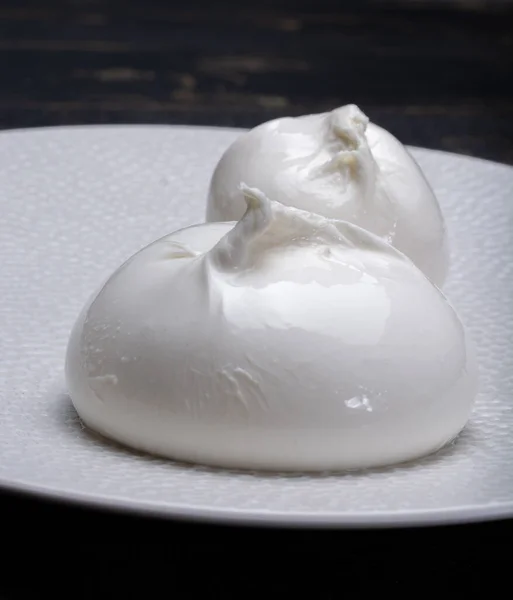 Burrata Blanca Suave Fresca Queso Mantecoso Bola Hecho Una Mezcla — Foto de Stock