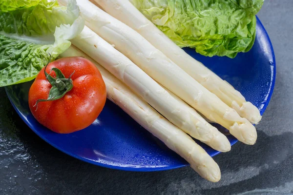 Espárragos Holandeses Grandes Crudos Blancos Listos Para Cocinar —  Fotos de Stock