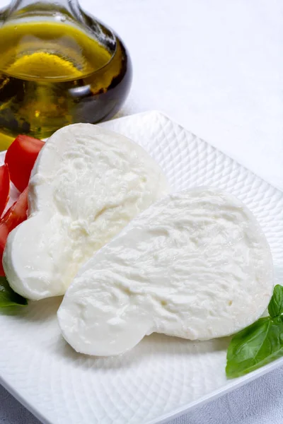 Bufala Mozzarella Fresca Formaggio Bianco Morbido Italiano Originaria Delle Regioni — Foto Stock