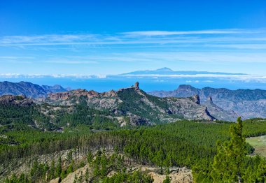 Gran Kanarya adası dağları ve vadileri en yüksek tepe Pico de las Nieves 'ten Roque Nublo' ya ve Tenerife 'deki Teide Dağı' na kadar manzara