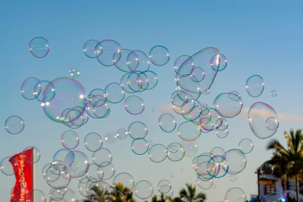 Background Many Soap Bubbles Air Beach Blue Sky Outdoor Fun — Stock Photo, Image