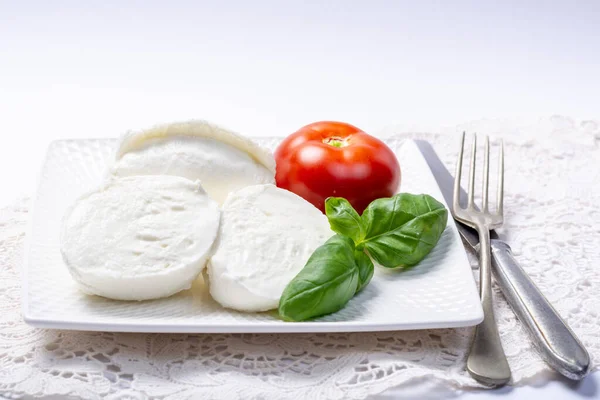 Queso Italiano Blanco Suave Mozzarella Buffalo Servido Con Tomate Fresco — Foto de Stock