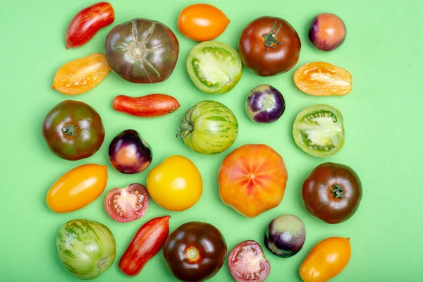 Flat Lay Top View Fundo Comida Com Variedade Multicolorida Tomates — Fotografia de Stock