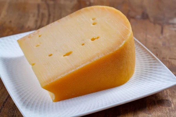 Beemster Τυρί Σκληρό Ολλανδικό Τυρί Που Παρασκευάζεται Από Αγελαδινό Γάλα — Φωτογραφία Αρχείου