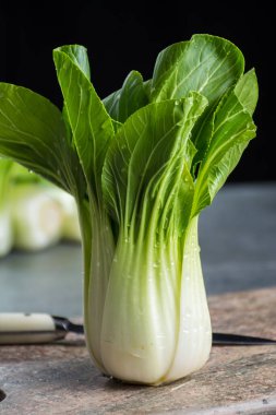 Taze çiğ yeşil bebek Bok choy veya Çin lahanası