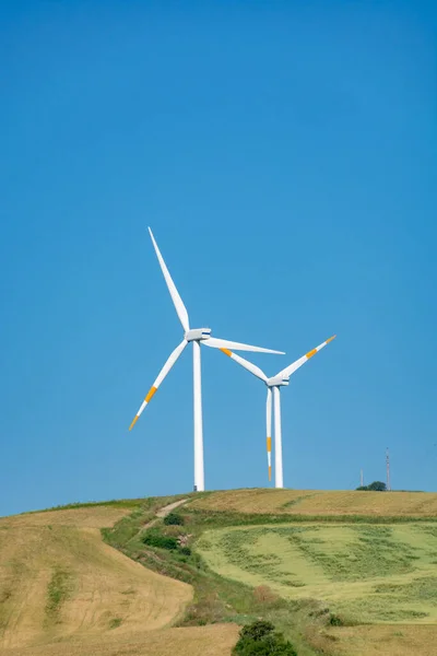 Parque Eólico Moderno Con Grandes Torres Aerogeneradores Fuente Energía Verde — Foto de Stock