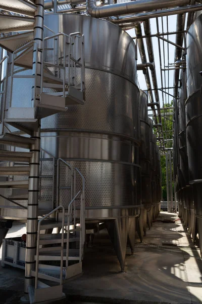 Fábrica Moderna Produção Vinho Bio Itália Tanques Aço Inox Usados — Fotografia de Stock