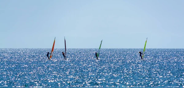 Grupo Windsurfistas Mar Vermelho Perto Eilat Israel Esporte Aquático Recreação — Fotografia de Stock