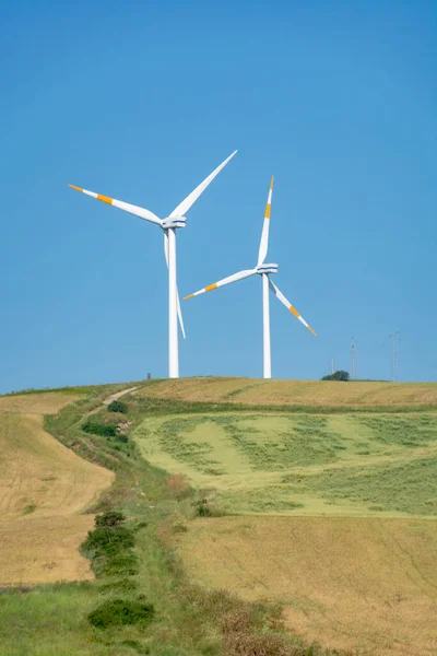 Parque Eólico Moderno Con Grandes Torres Aerogeneradores Fuente Energía Verde — Foto de Stock