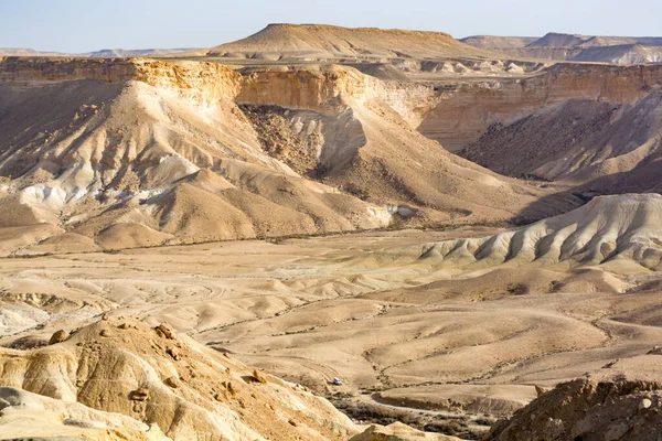 内盖夫沙漠中以色列最大峡谷的全景 — 图库照片