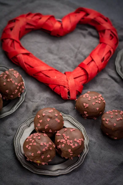 Valentine Day Concept Chocolate Profiteroles Pink Hearts Stuffed Cakes Special — Stock Photo, Image