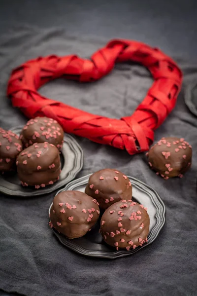 Valentine Day Concept Chocolate Profiteroles Pink Hearts Stuffed Cakes Special — Stock Photo, Image