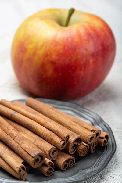 Winter Pastry Food Ingredient Dried Aromatic Cinnamon Sticks Apple Tin — Stock Photo, Image