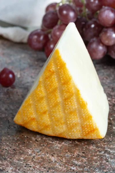 Piece Saint Paulin Creamy Mild Semi Soft French Cheese Made — Stock Photo, Image