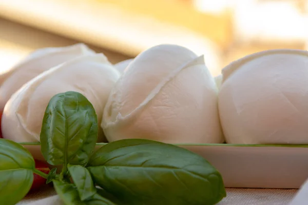 Čerstvě Měkký Italský Bílý Sýr Mozzarella Buffalo Originál Regionu Kampánie — Stock fotografie