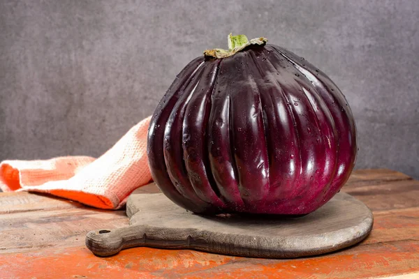 Israélien Énorme Baladi Grande Aubergine Violette Crue Entière Mûre Sur — Photo