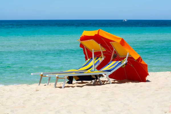 Servicio Playa Colorido Solárium Sombrilla Alquiler Hermosa Playa Arena Blanca — Foto de Stock