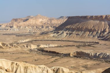 Negev Çölü 'ndeki İsrail' in en büyük kanyonuna panoramik manzara