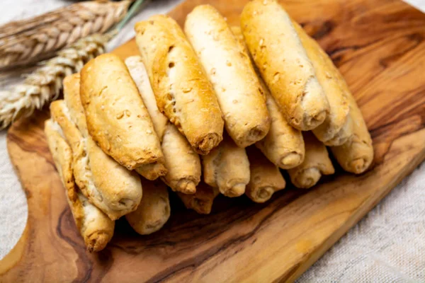 Pequeños Panecillos Italianos Crostini Hechos Masa Trigo Con Sésamo Cerca —  Fotos de Stock