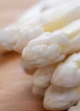 Taze çiğ organik, yüksek kalite kuşkonmaz. Yakın pişirmeye hazır.