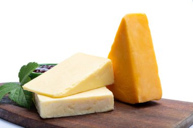 Çedar peyniri koleksiyonu, inek sütünden yapılan çedar peyniri çeşitleri.